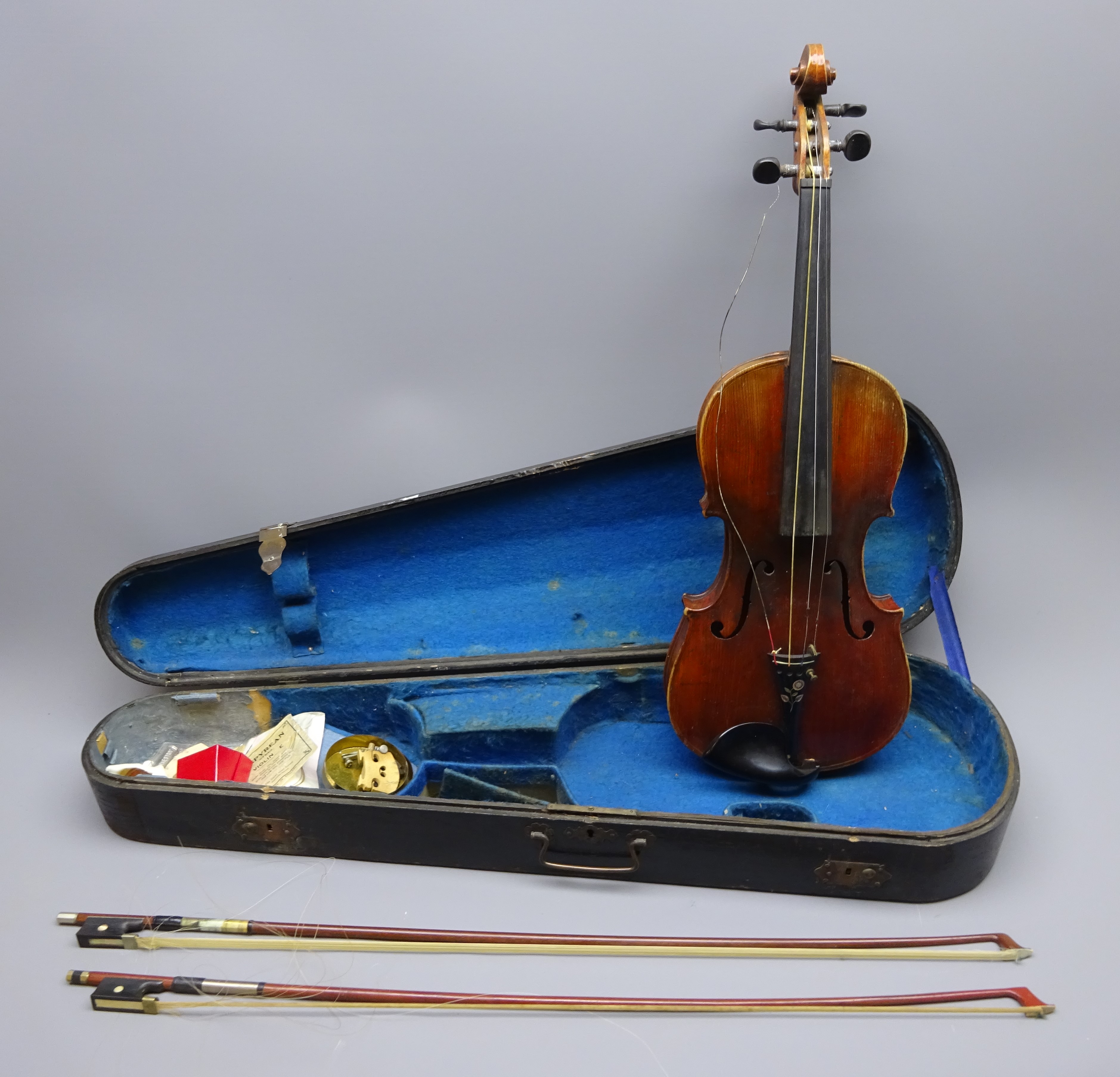 Early 20th century German violin with 36cm two-piece maple back and ribs and spruce top L58.