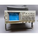 Fluke PM3082 200MHz 4-channel Analog Oscilloscope with reference manual and PM9001 1:1 & PM9020