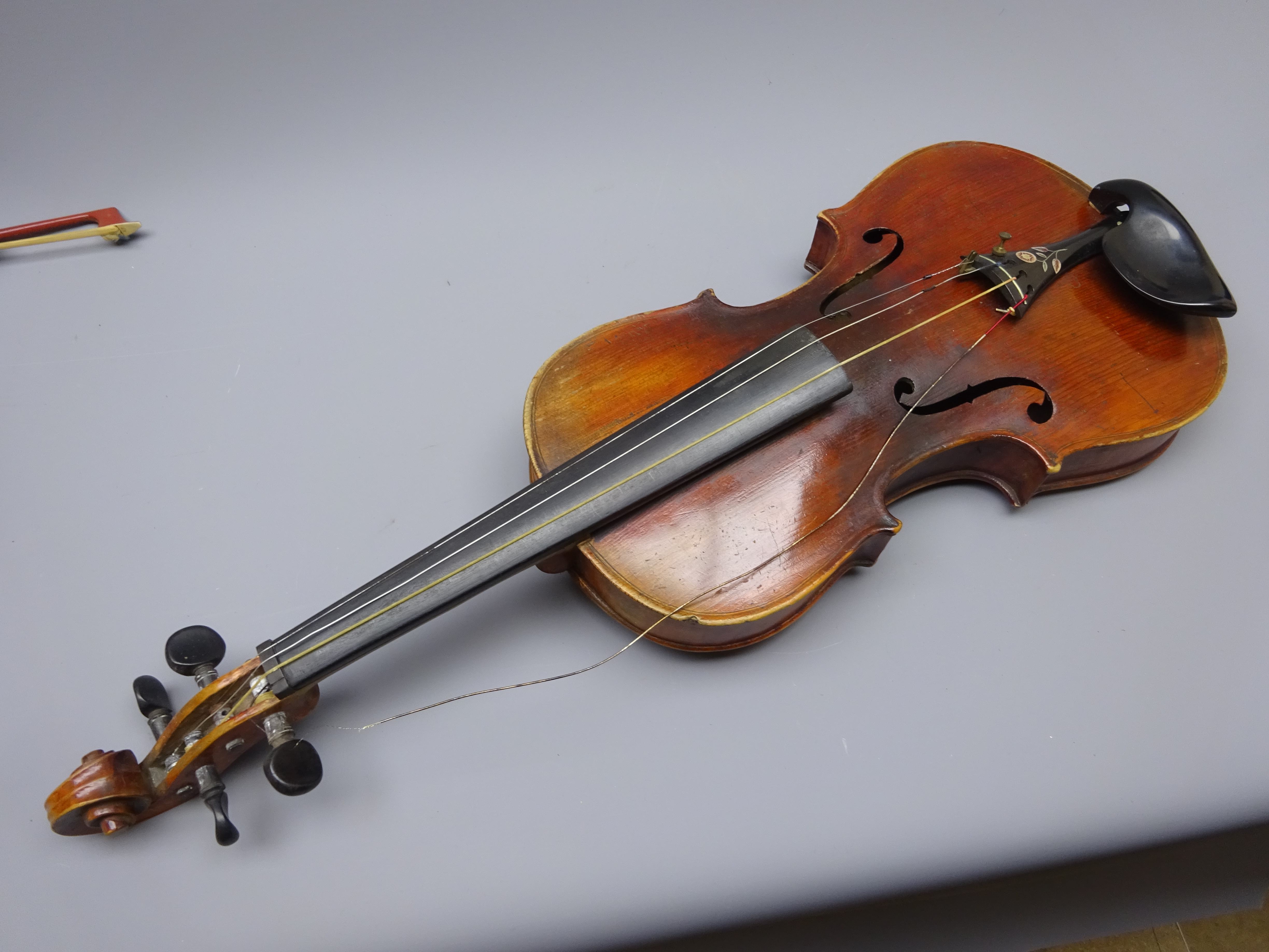 Early 20th century German violin with 36cm two-piece maple back and ribs and spruce top L58. - Image 2 of 9