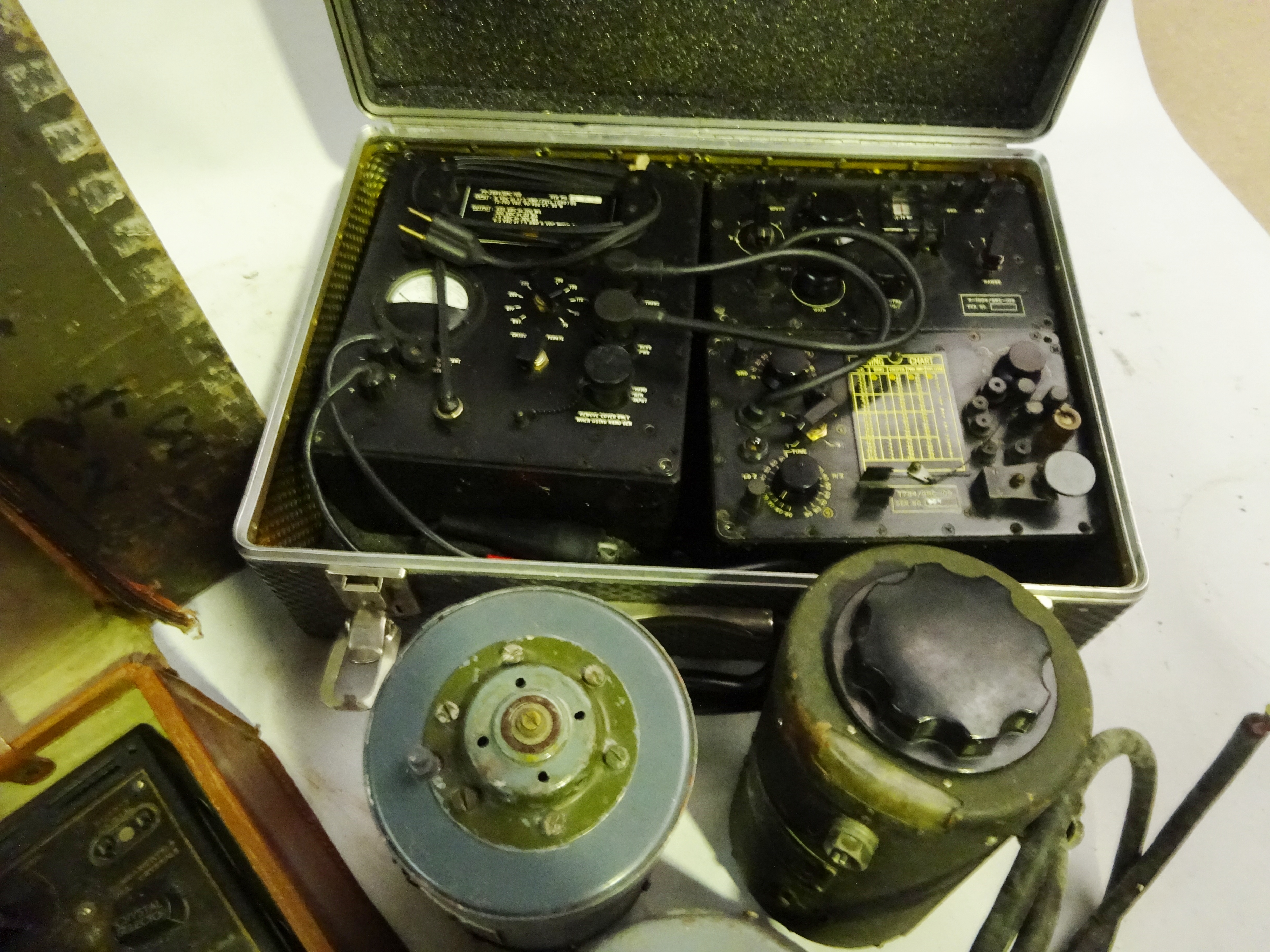 Communication equipment including Air Ministry Indicating Unit Type 62 in wooden transit box dated - Image 4 of 4