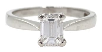 Platinum emerald cut diamond ring with GIA certificate, diamond 0.