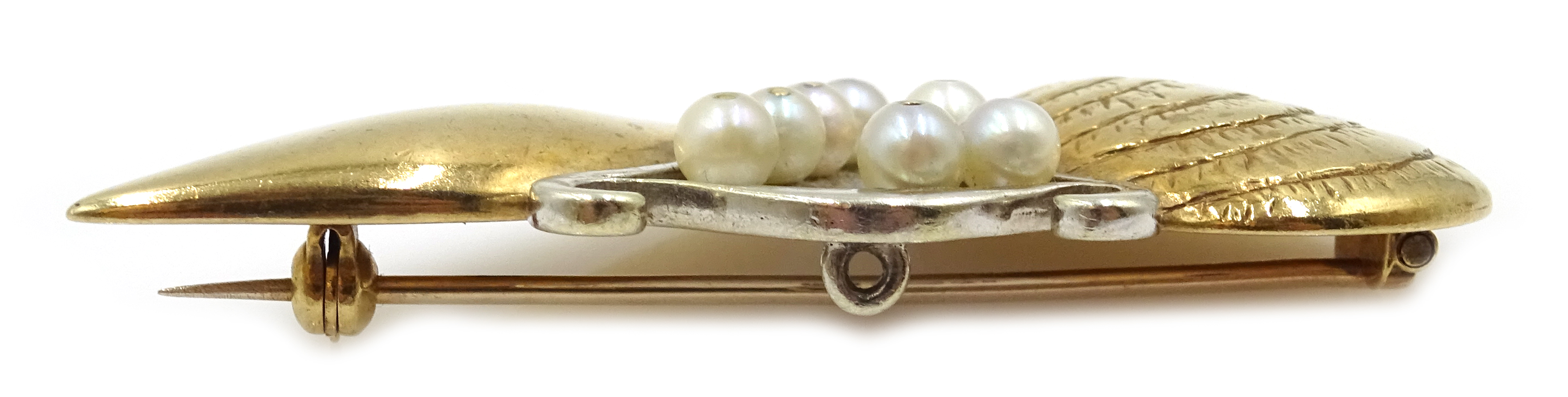Modernist 9ct yellow and white gold pearl brooch hallmarked, maker's mark P.S London 1988 13. - Image 3 of 3