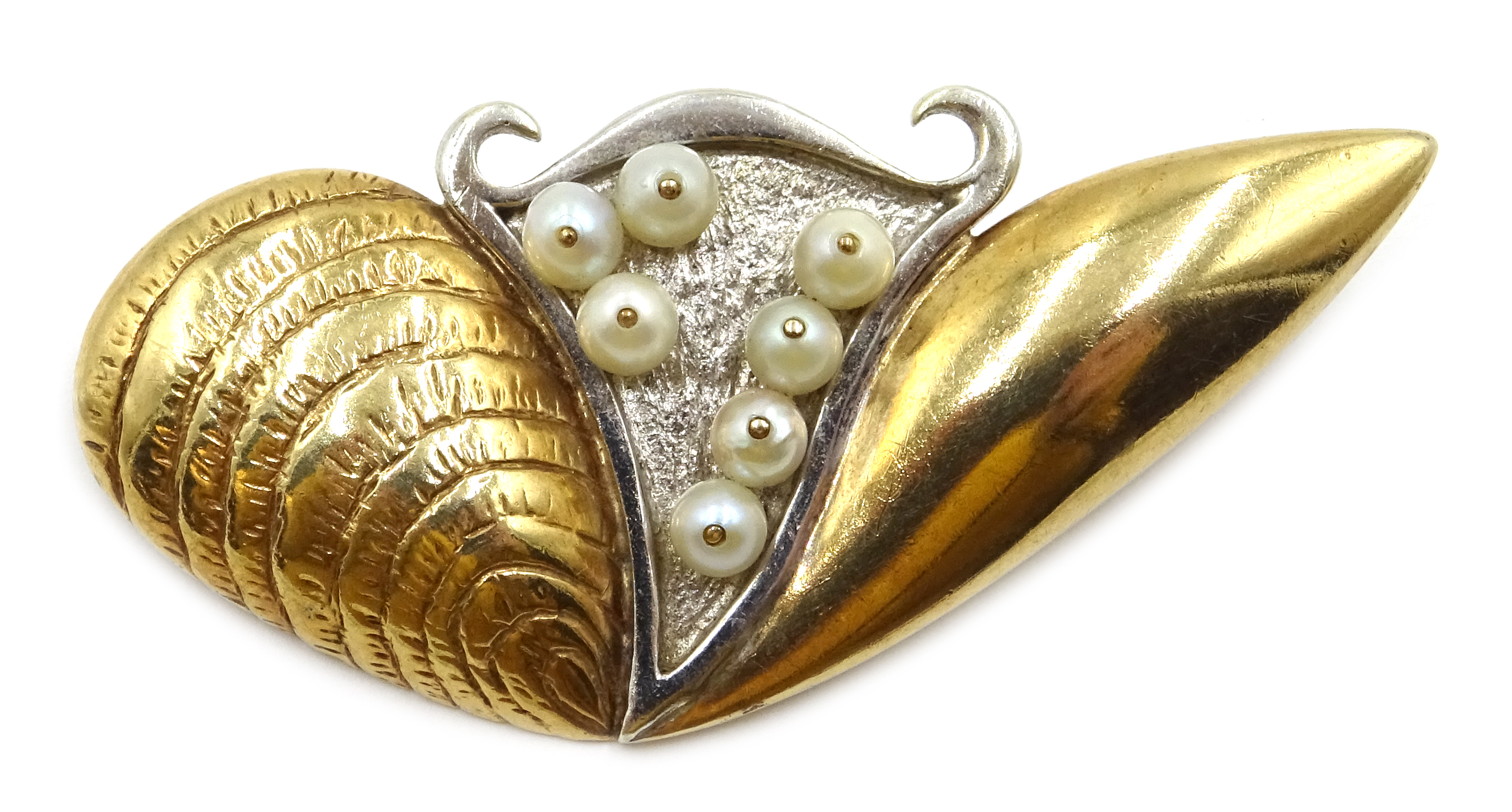 Modernist 9ct yellow and white gold pearl brooch hallmarked, maker's mark P.S London 1988 13.