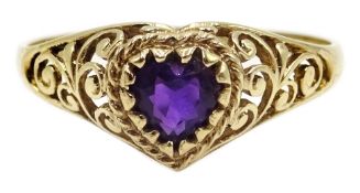 9ct gold heart shaped filigree amethyst ring hallmarked Condition Report size Q-R