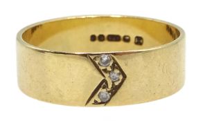 9ct gold band set with three diamonds hallmarked 2.