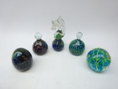 Mdina and other glass paperweights including Seahorse example (5)