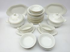 Chodzeiz dinner service comprising twelve dinner plates, twelve bowls, two tureens,