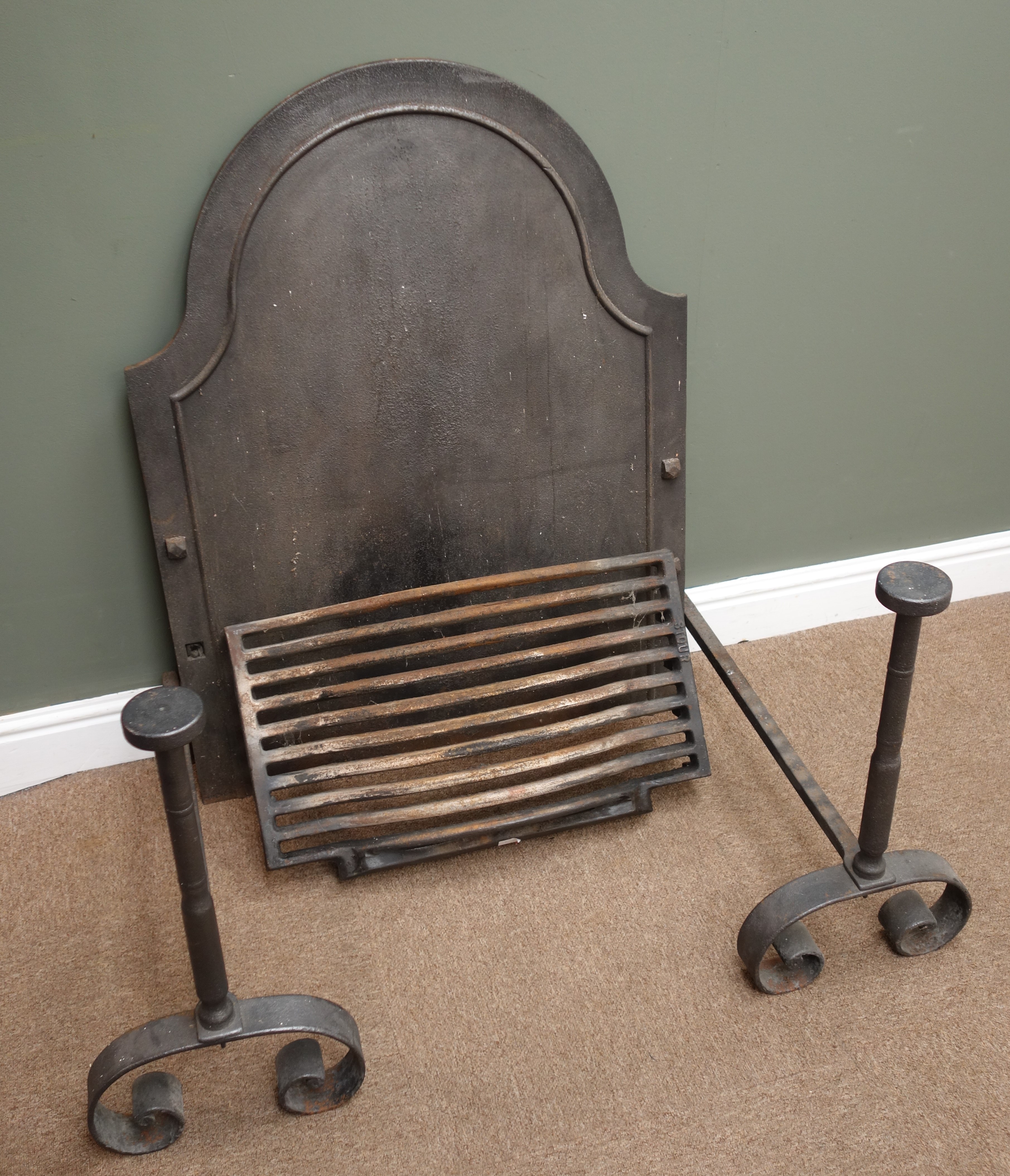 Cast iron arched fire back (W75cm, - Image 2 of 2