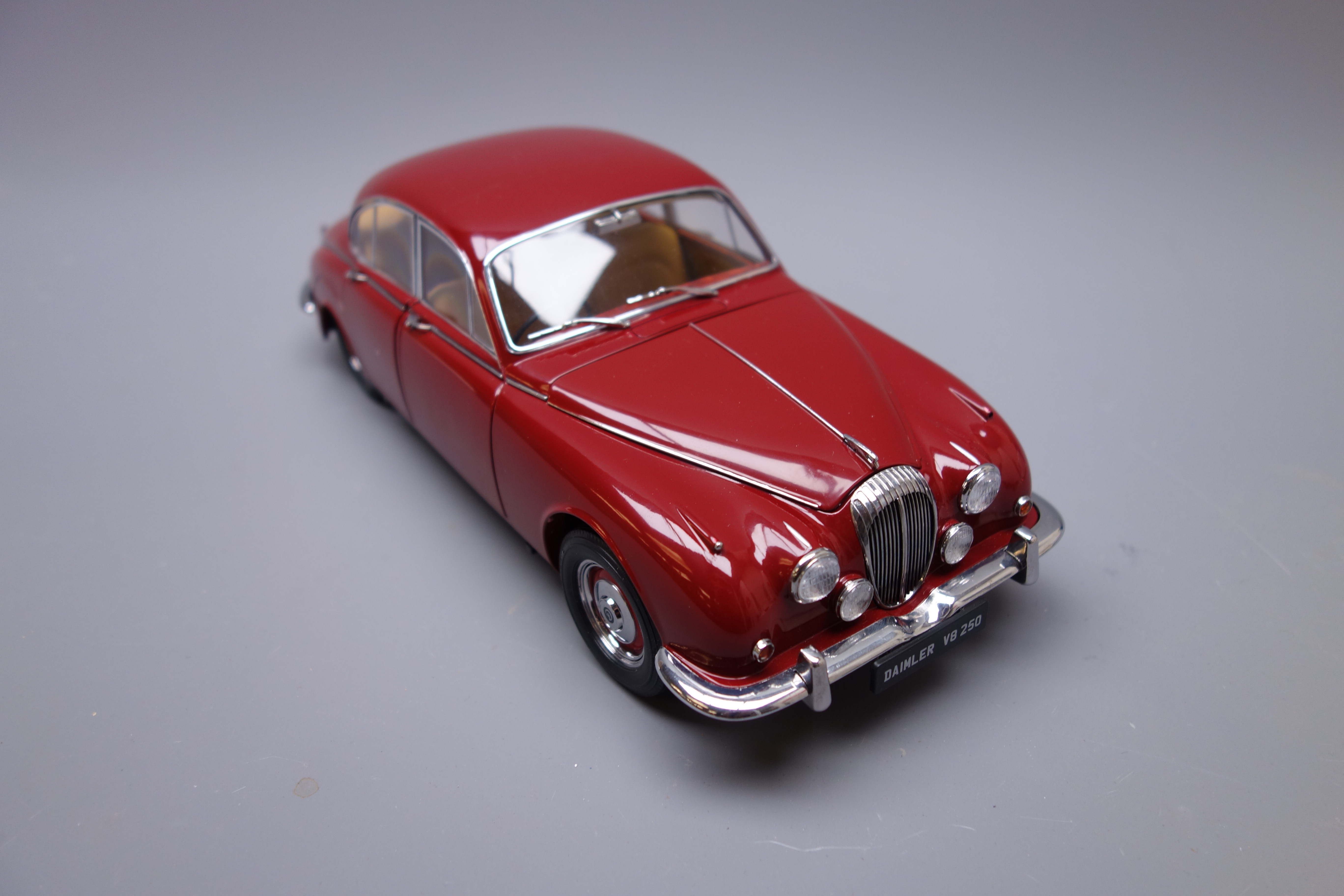 Paragon limited edition 1:18 scale die-cast model of a 1967 Daimler V8-250, No. - Image 3 of 10