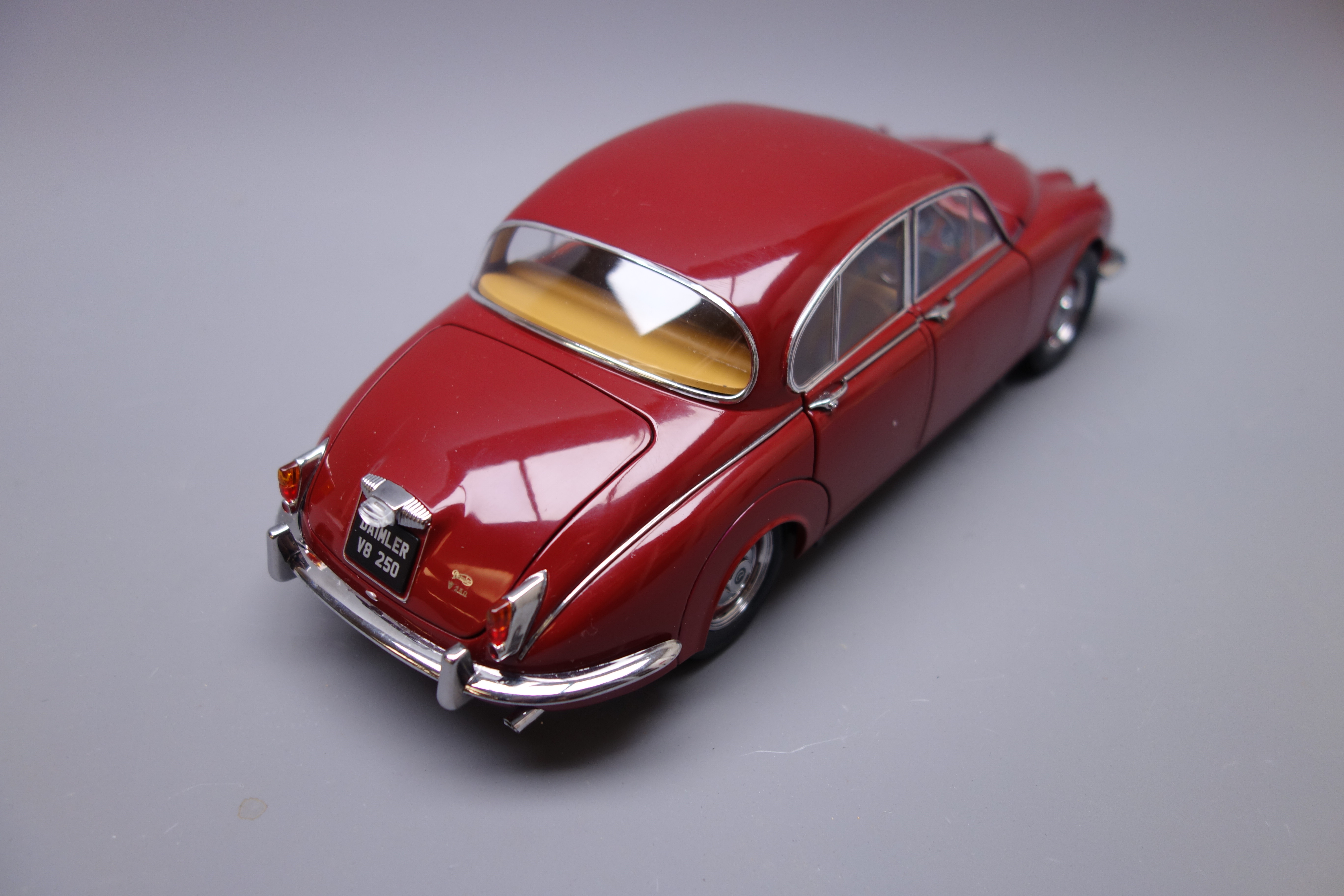 Paragon limited edition 1:18 scale die-cast model of a 1967 Daimler V8-250, No. - Image 4 of 10