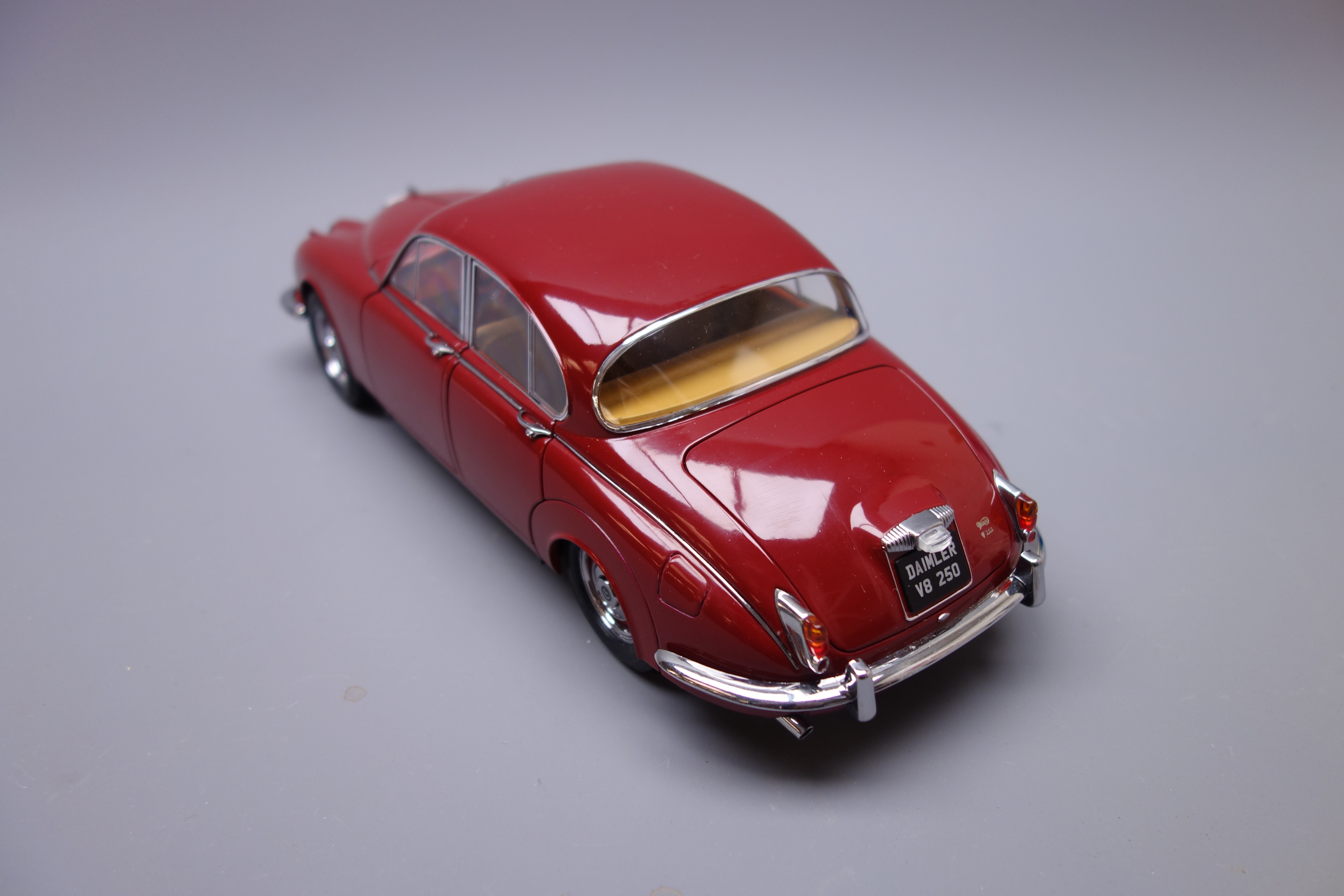 Paragon limited edition 1:18 scale die-cast model of a 1967 Daimler V8-250, No. - Image 5 of 10