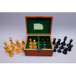 Victorian Jaques and Son London Staunton pattern weighted boxwood and ebony chess set, King H11.