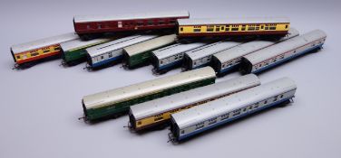 Tri-ang/Hornby '00' gauge - fourteen passenger coaches,