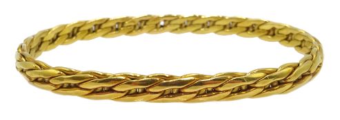 18ct gold flattened rope bracelet, stamped 750 Condition Report 16.