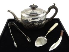 Silver teapot Sheffield 1886 9.