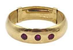 9ct gold three stone ruby gypsy ring hallmarked Condition Report 5.