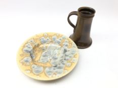 Studio pottery bowl with quartz-like effect under glaze, indistinctly signed,