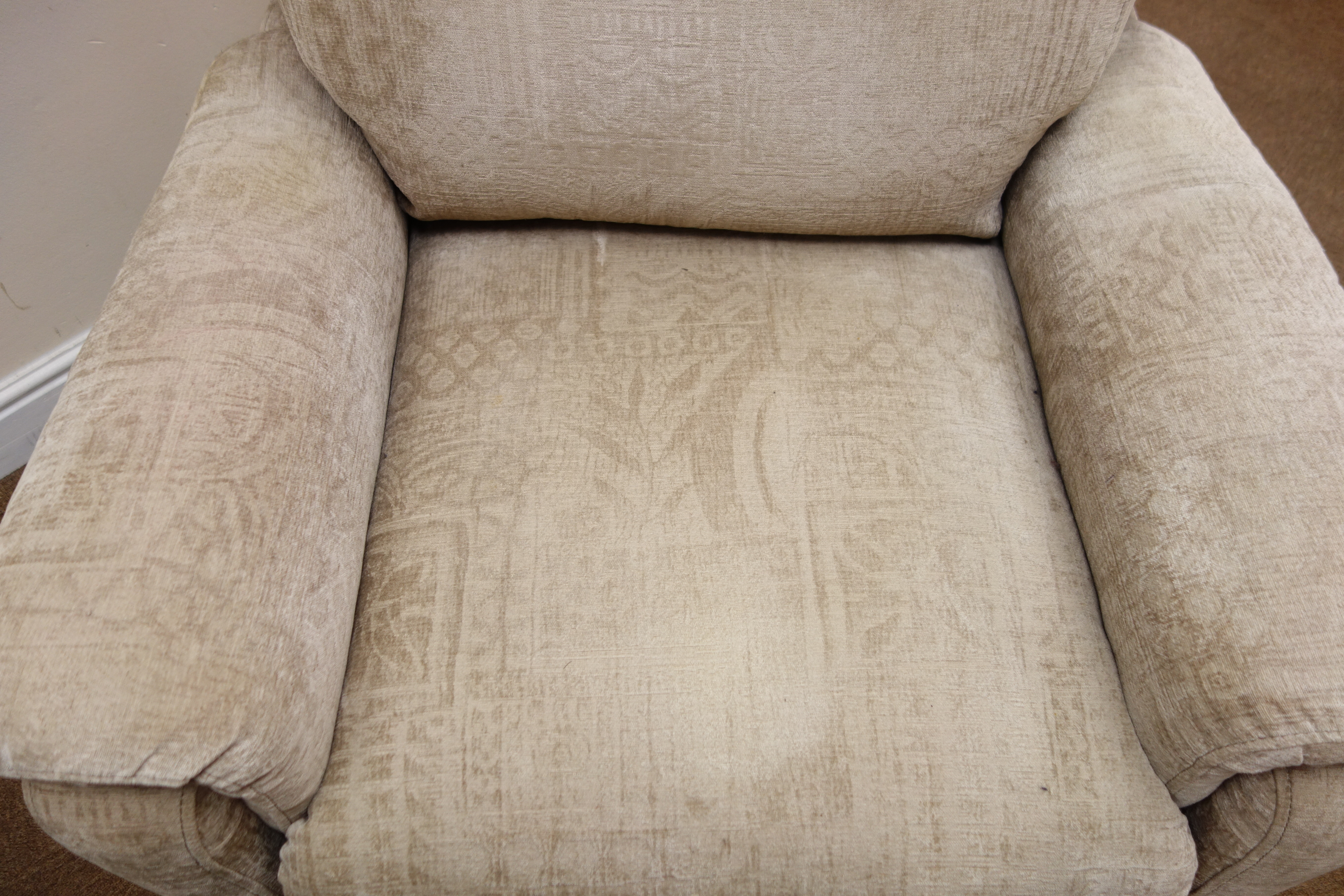 Cambridge electric rise and recliner armchair, - Image 3 of 3