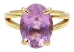 Iliana 18ct gold kunzite ring stamped 750 Condition Report kunzite 15mm x 5mm size