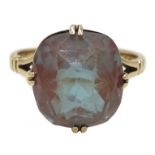 Gold colour changing moonstone stamped 9ct Condition Report 4.