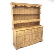 Solid pine Welsh dresser, projecting cornice,