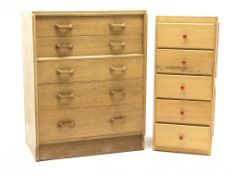 G-Plan light oak chest, five graduating drawers, plinth base (W77cm, H98cm,