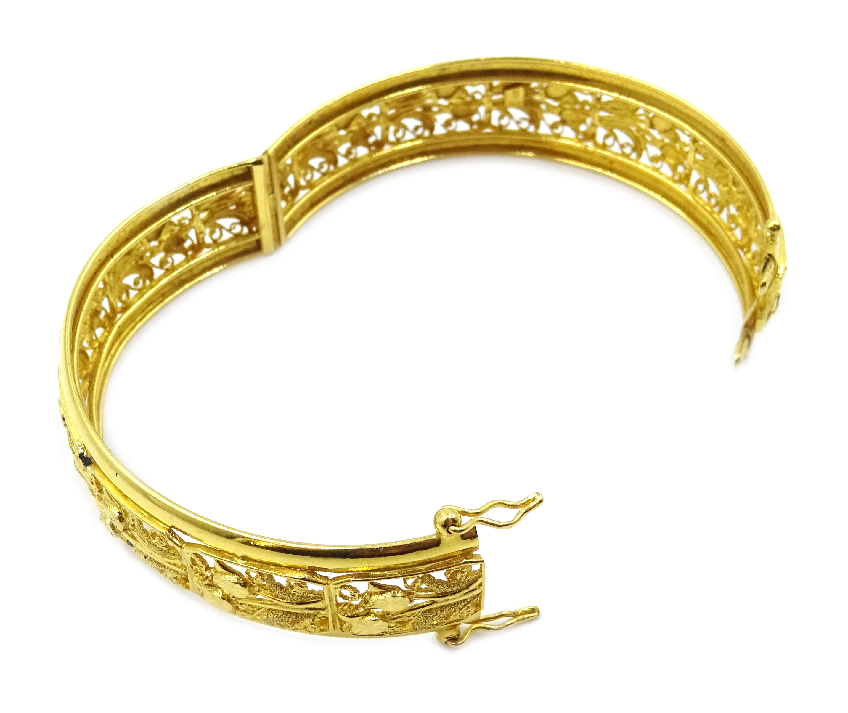 Asian 22ct gold filigree hinged bangle, stamped 916 approx 22. - Image 4 of 4