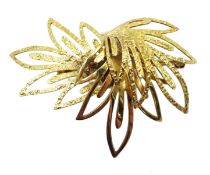 9ct gold abstract leaf design brooch hallmarked, approx 5.