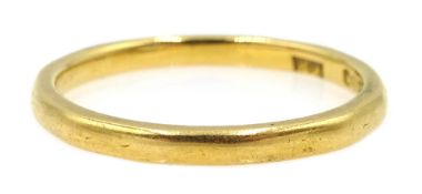 22ct gold wedding band, approx 2.