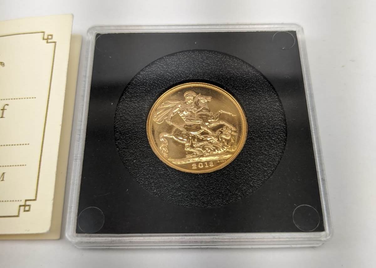 Queen Elizabeth II 2013 gold full sovereign, - Image 2 of 3
