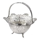 Silver basket open fretwork decoration with handle by Viner's Ltd, Sheffield 1940,