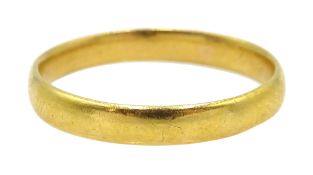 22ct gold wedding band hallmarked, approx 3.