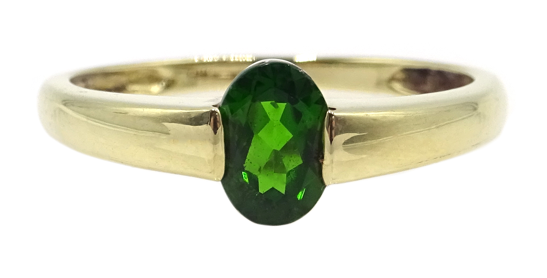 9ct gold oval green tourmaline ring, hallmarked Condition Report Approx 1.