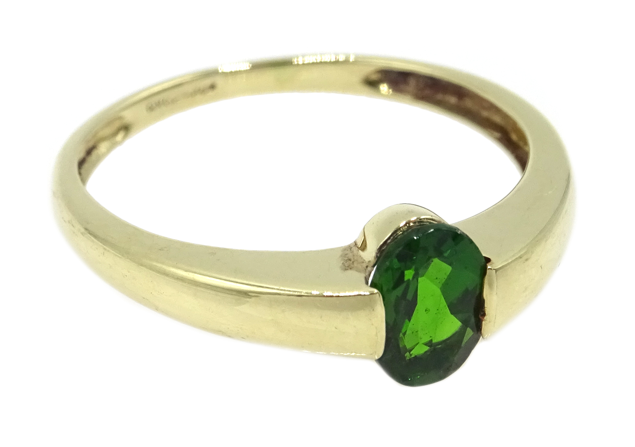 9ct gold oval green tourmaline ring, hallmarked Condition Report Approx 1. - Image 2 of 3