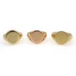 9ct rose gold signet ring, Chester 1916 and two other 9ct yellow gold signet rings hallmarked,