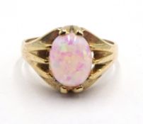 9ct gold single stone oval opal ring, hallmarked Condition Report Approx 2.