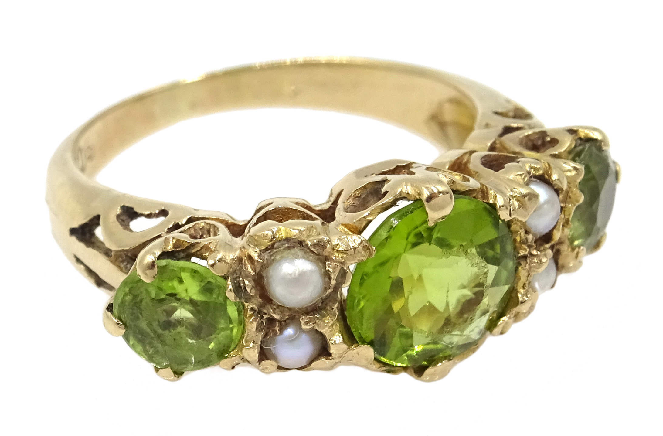 Gold three stone peridot and split seed pearl ring, - Image 3 of 4