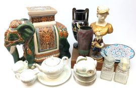 Wedgwood Wyndham pattern tea set, composite bust of Ares,