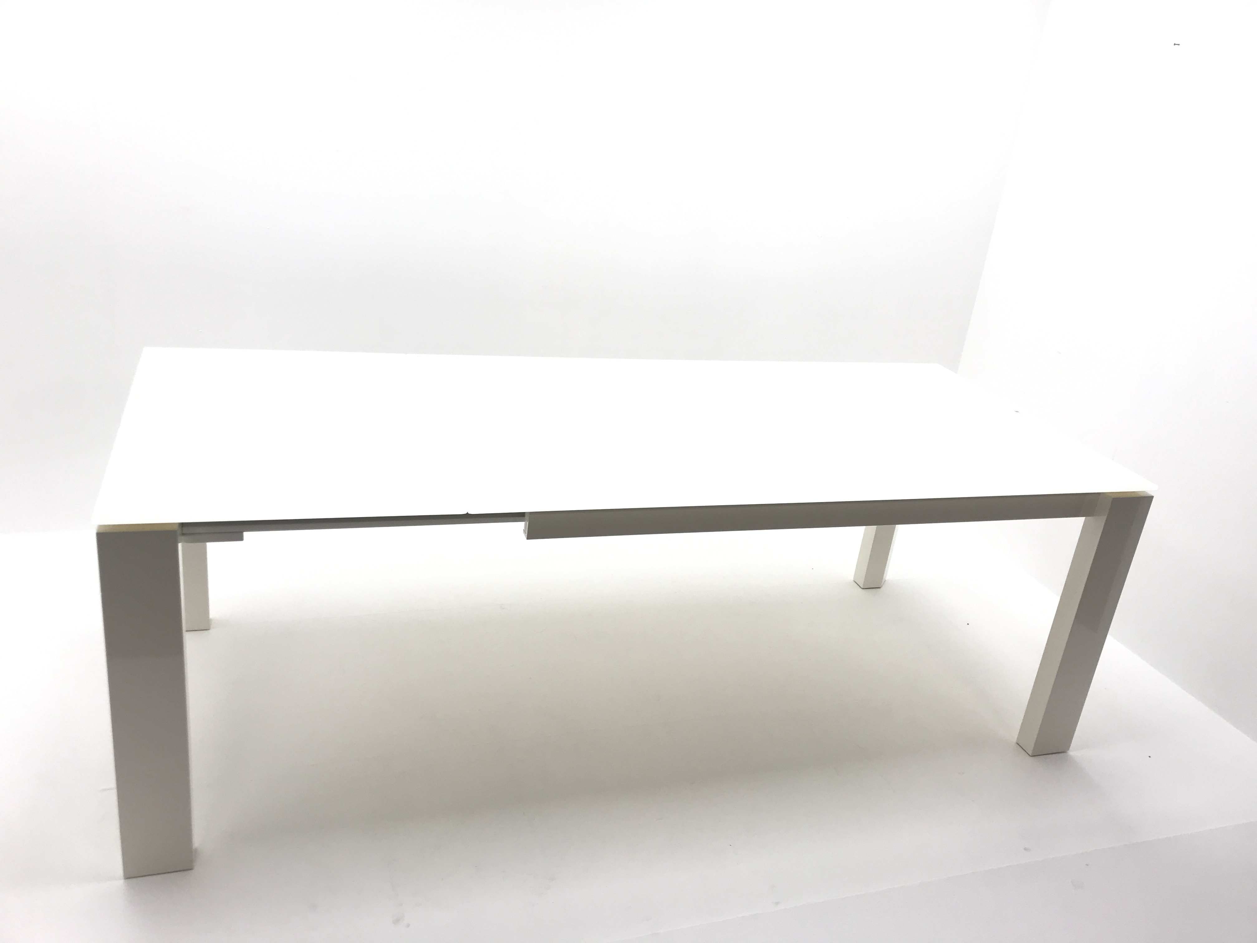 Calligaris gloss white rectangular glass top extending dining table (W221cm, H75cm, - Image 2 of 5