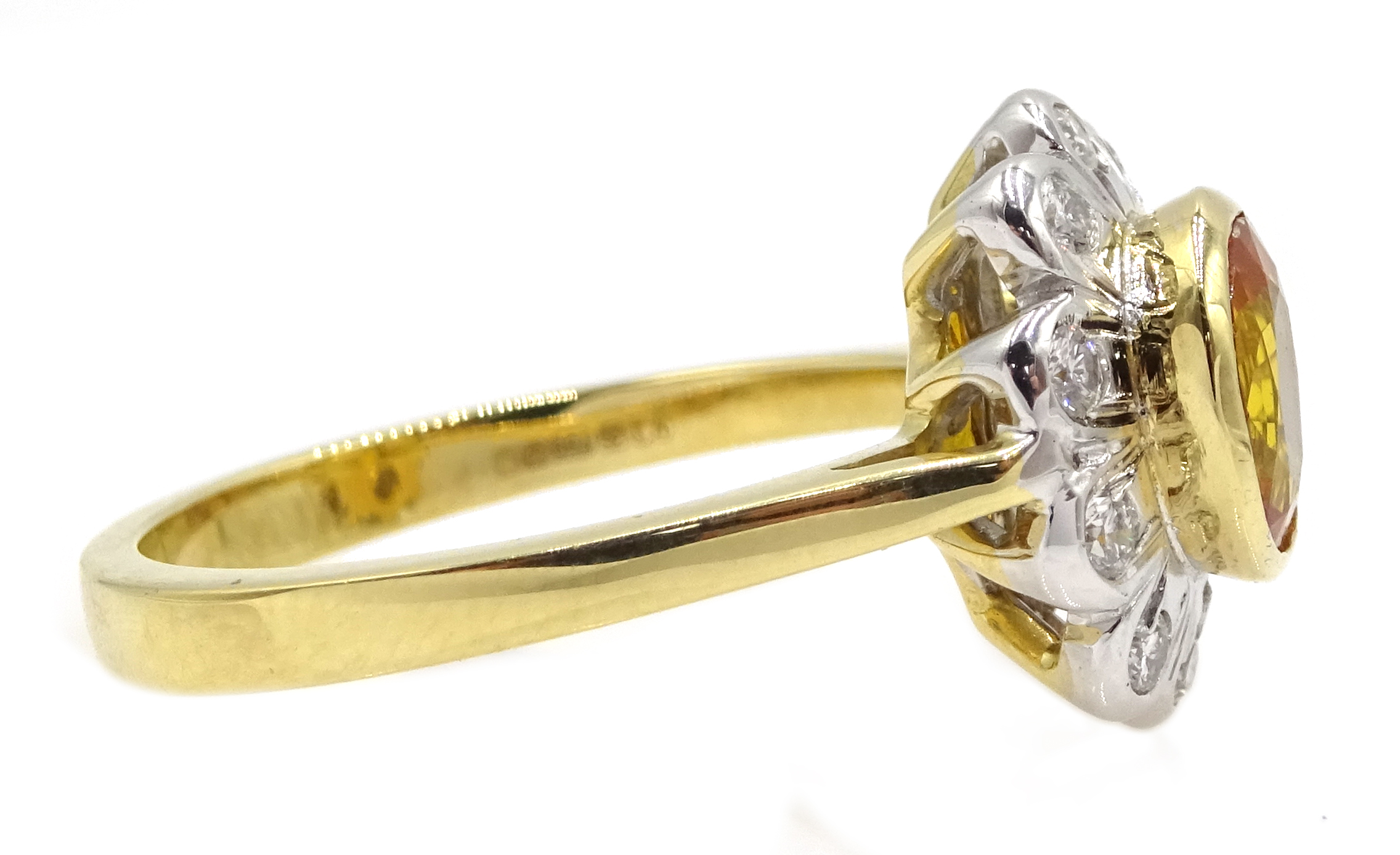 18ct gold yellow sapphire and diamond cluster ring, hallmarked, yellow sapphire approx 1. - Image 4 of 5