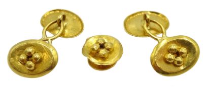 Pair of 18ct gold (tested) cufflinks and matching stud, approx 9.