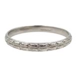 Platinum wedding band stamped Plat Condition Report Approx 2.