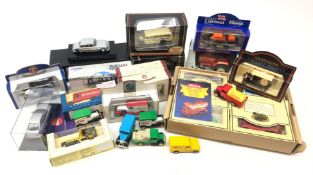 Assorted deicast vehicles and collectables including a Corgi Plaxton Paramount Shearings 91919,