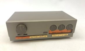 Quad 33-303 pre-amp with original box and instruction manual Condition Report