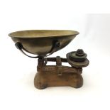 Set of vintage Avery brass shop scales H33cm Condition Report <a href='//www.
