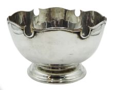 Victorian silver Monteith style rose bowl by Wakely & Wheeler, London 1900,