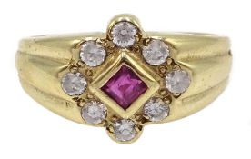9ct gold cubic zirconia and garnet dress ring, hallmarked Condition Report Approx 4.