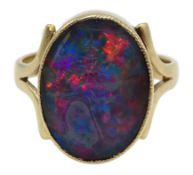 Gold single stone oval opal ring, stamped 9ct Condition Report Approx 3.