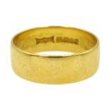 22ct gold wedding band hallmarked, approx 3.