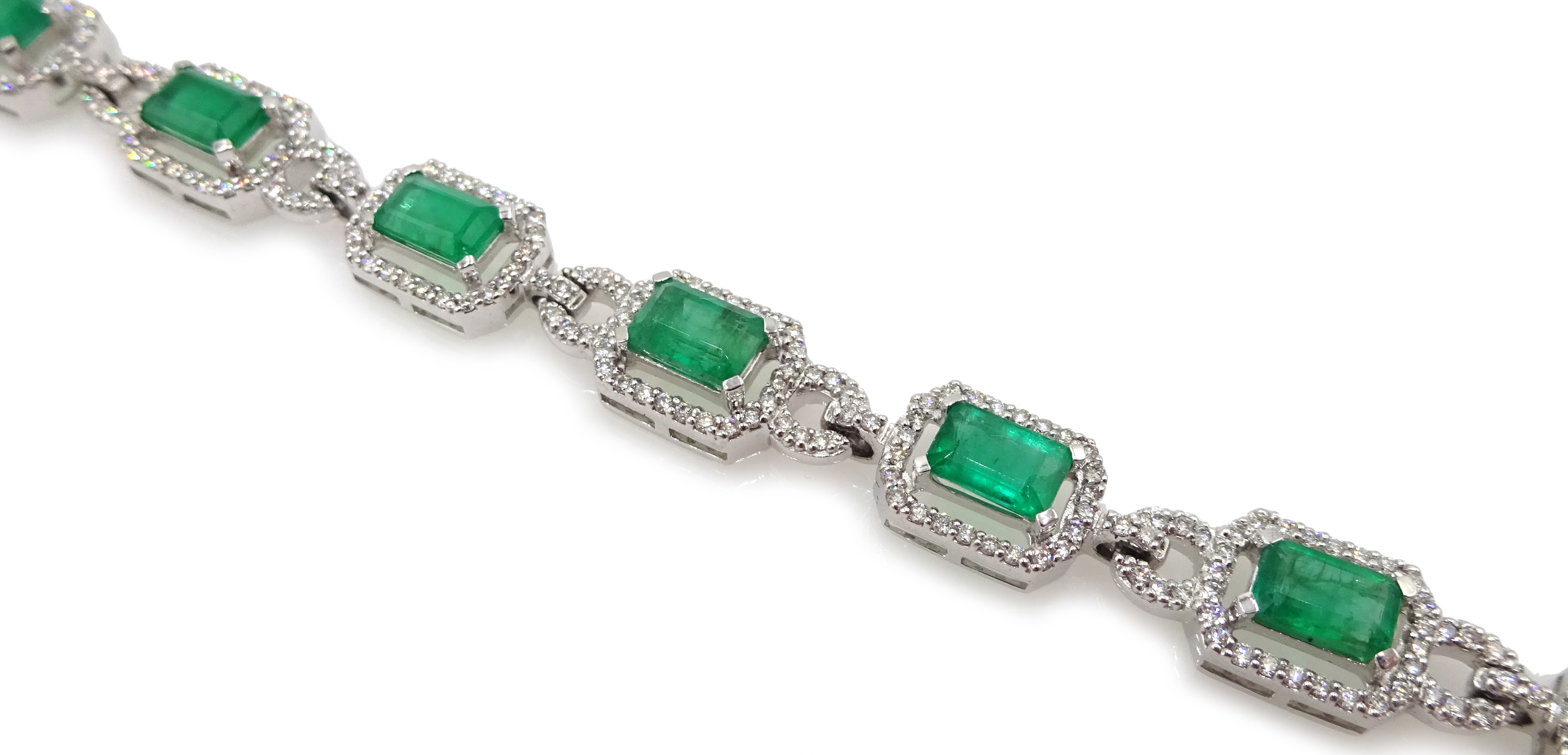 18ct white gold emerald cut emerald and round brilliant cut diamond bracelet, hallmarked, - Image 3 of 4